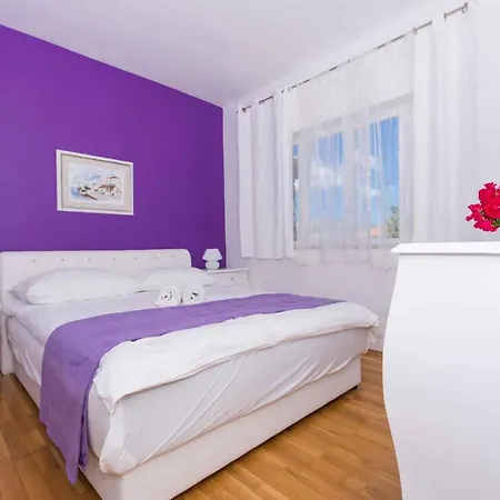 Apartment In Trogir 6147A *